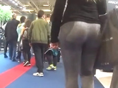 Two hot babes in the fitness event