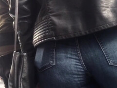 Candid Walk 46 - Blue Jeans Pawg