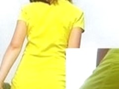 Famiiar looking upskirt