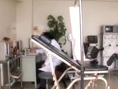 Asian gyno film in which a bun is fingered by the specialist