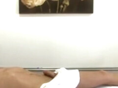 Real Asian Masseuse Treats Client With Cockrub