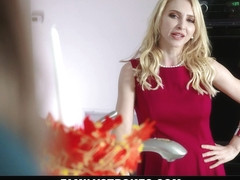 Alix Lynx & Aften Opal in Family Friendly Thanksgiving Fuck Fest - FamilyStrokes