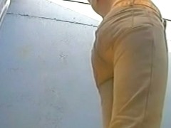 Beach voyeur cam video with a fresh hot girl