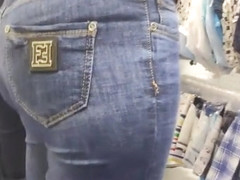 Two big asses milfs in tight jeans