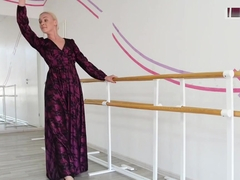 Anna Sigarga With Gymnastics Never Seen Before