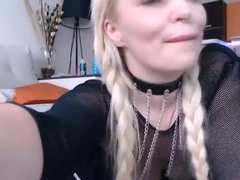Amateur Big Ass Milf Blonde Camgirl Posing On Webcam