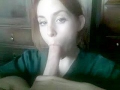 Pale Redhead Milks freak Ding-Strapon